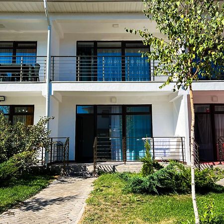 Таунхаус В Baytur Resort ボステリ エクステリア 写真