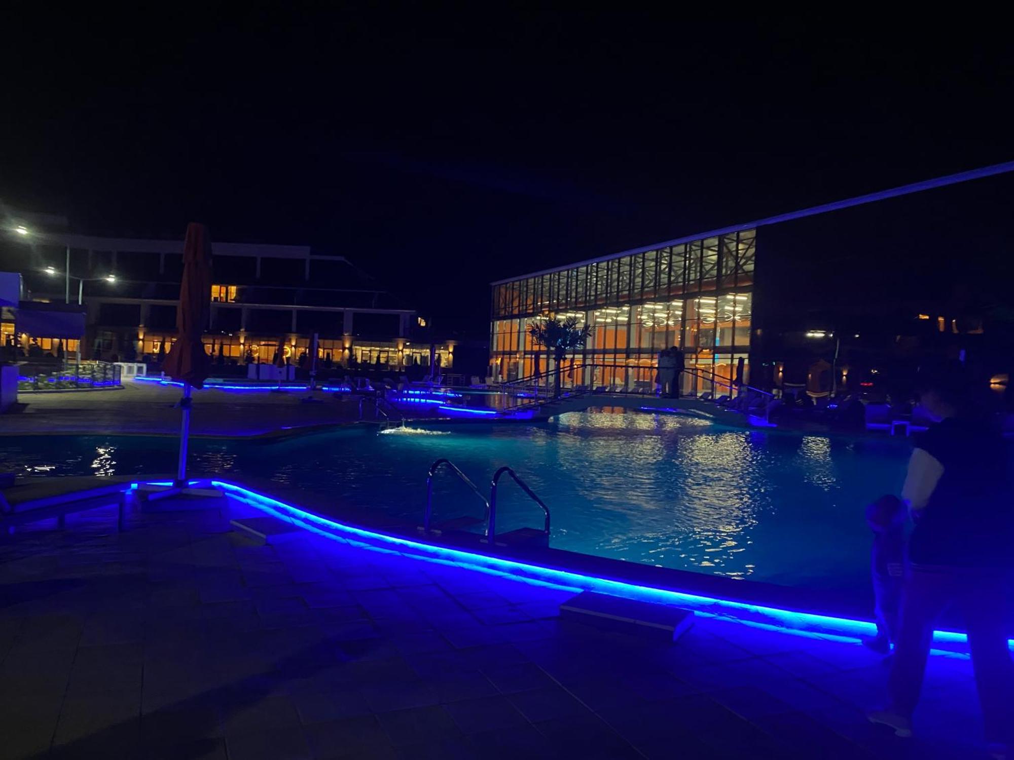 Таунхаус В Baytur Resort ボステリ エクステリア 写真