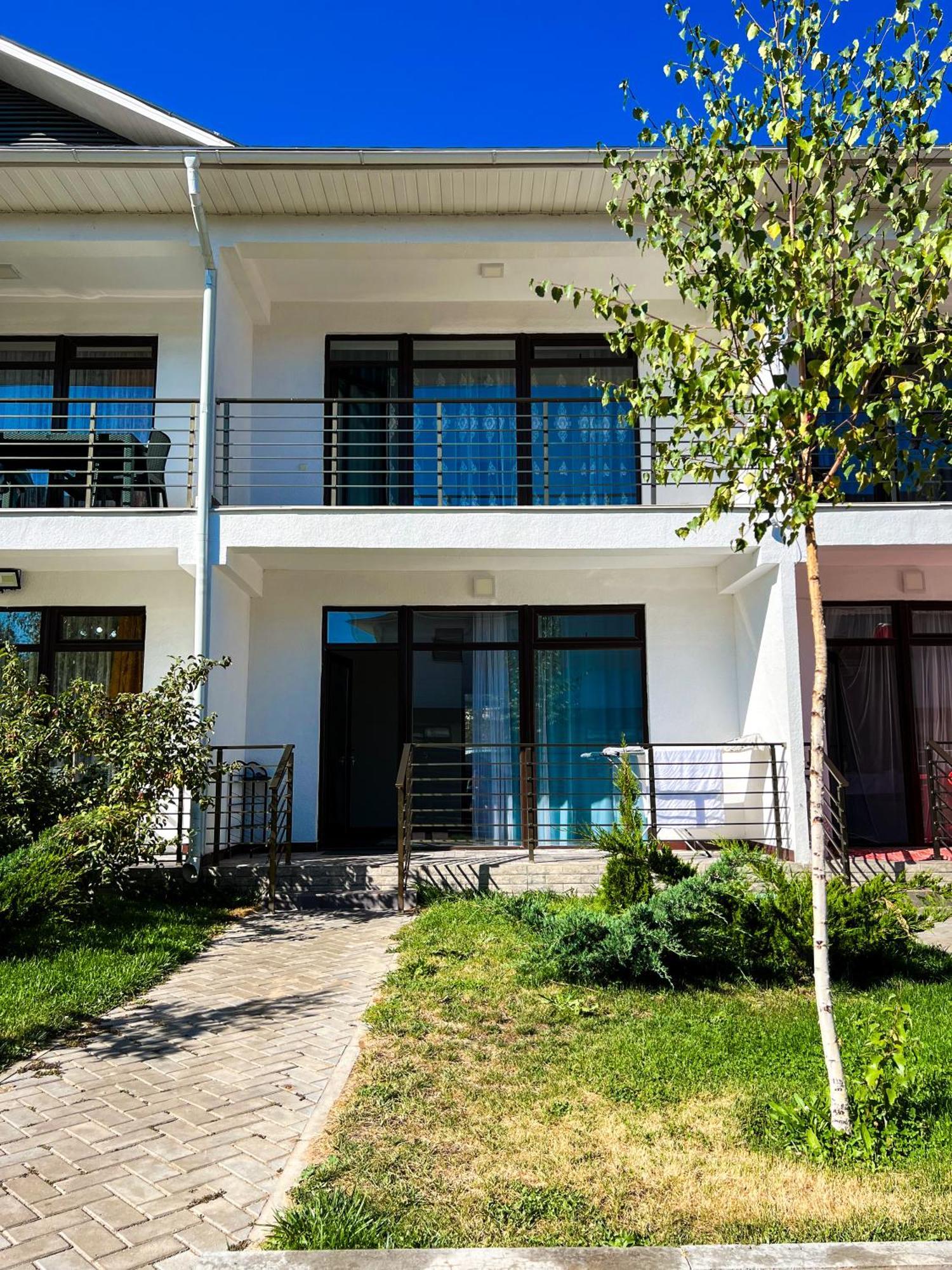 Таунхаус В Baytur Resort ボステリ エクステリア 写真